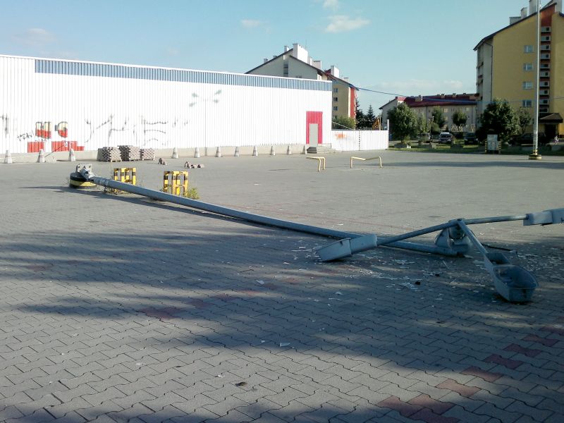 słup padł.jpg