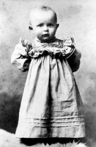 Karol Wojtyła- dzieciństwo.jpg
