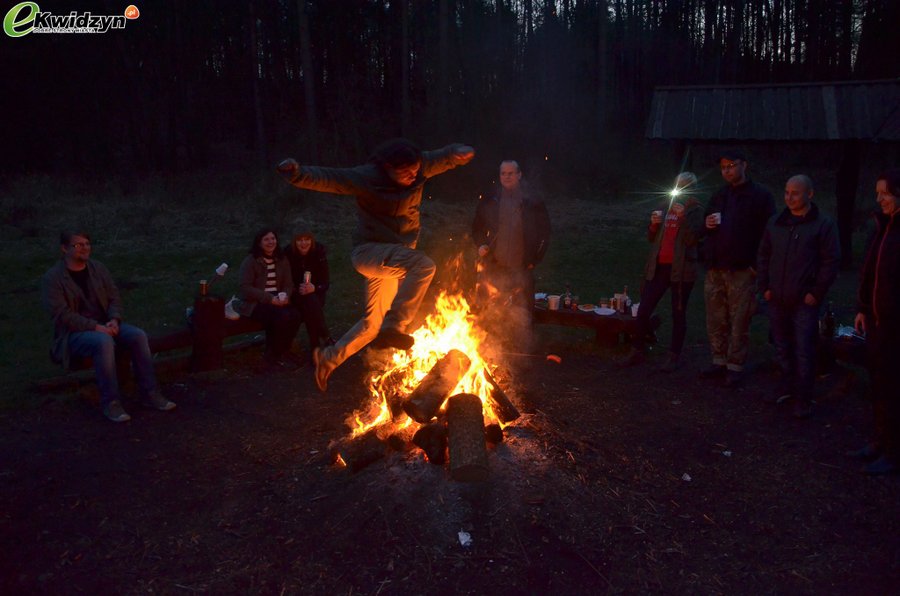 ognisko 2015 skok.jpg