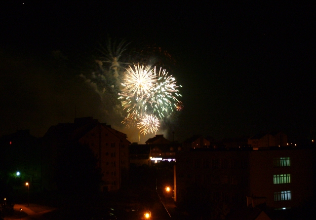 Fajerwerki z ul. Mickiewicza 066.jpg